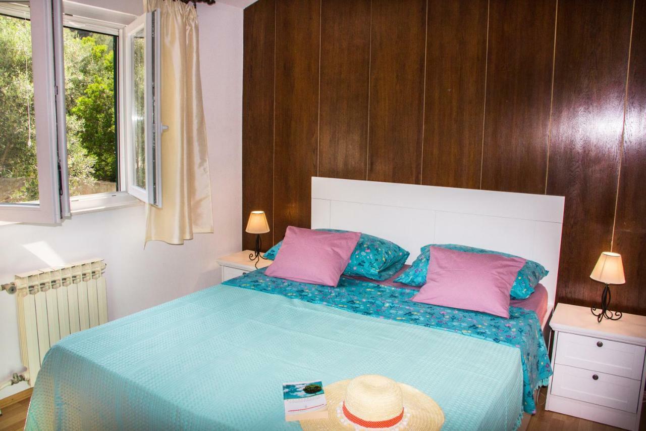 Holiday Home Laurea Supetar Ngoại thất bức ảnh