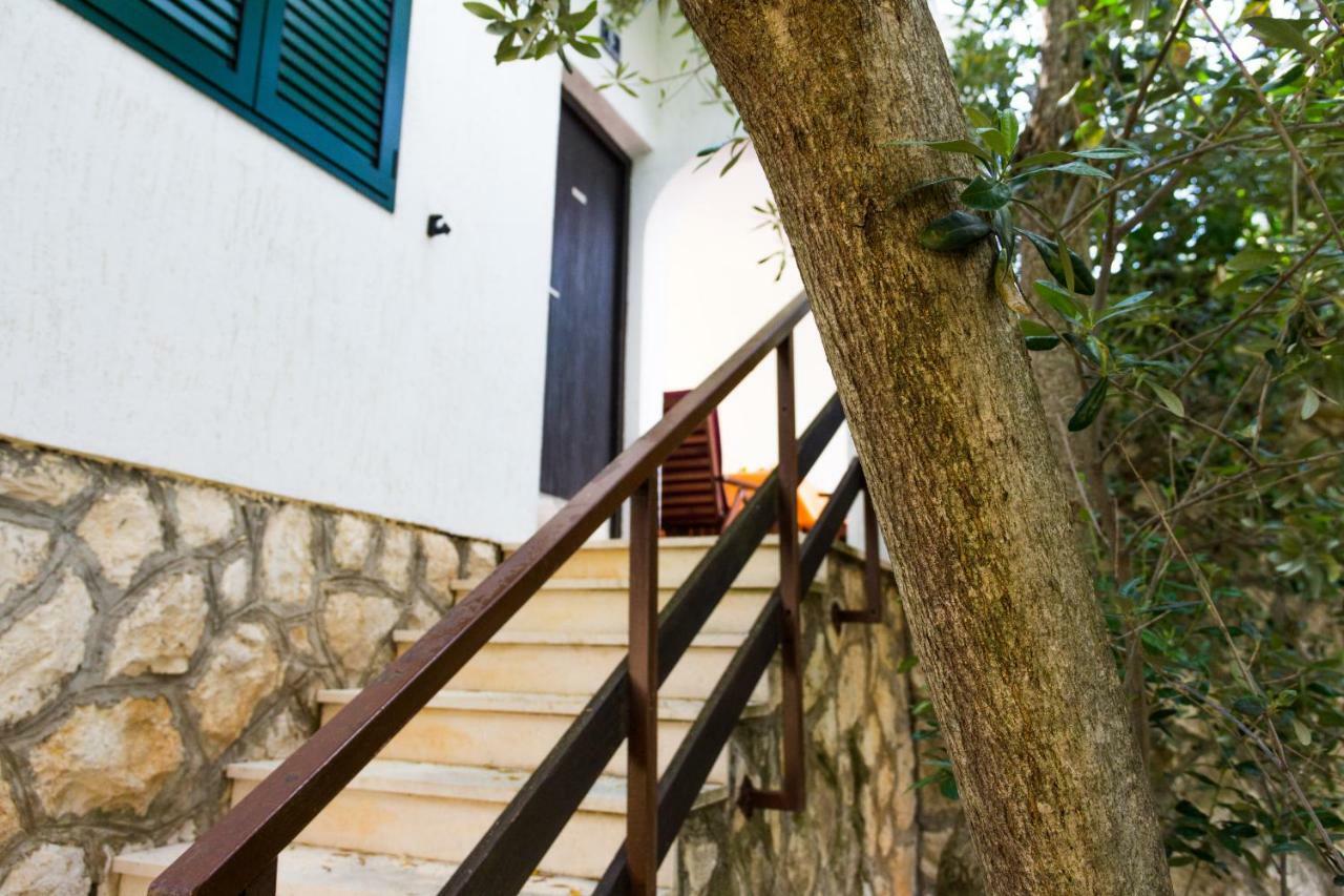 Holiday Home Laurea Supetar Ngoại thất bức ảnh
