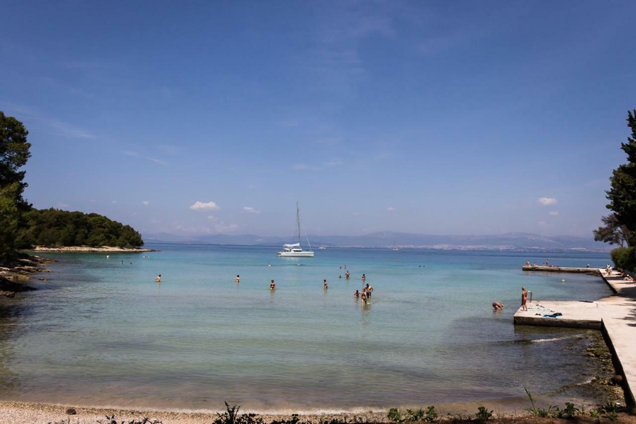 Holiday Home Laurea Supetar Ngoại thất bức ảnh